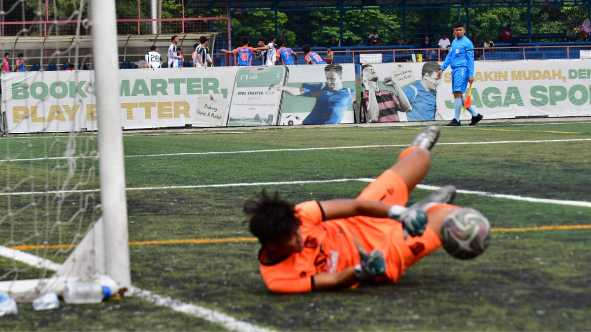Kiprah Nur Fadli Bagoes Budiono: Kiper Jangkung Batavia FC yang Membidik Skuad Garuda dan Seragam TNI